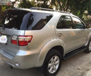 Toyota Fortuner 2.5G 2010 - Bán Toyota Fortuner 2.5G 2010, màu bạc, xe như mới, giá tốt