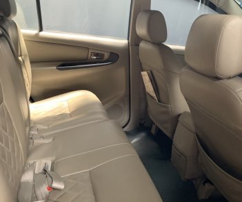 Toyota Innova 2.0 E MT 2015 - Cần bán xe Toyota Innova 2.0 E MT Sx 2015, còn mới đẹp