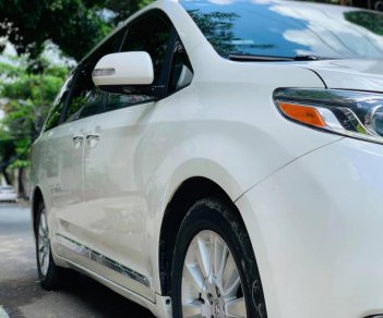 Toyota Sienna Limited 2013 - Bán Toyota Sienna Limited năm sản xuất 2013, màu trắng, nhập khẩu nguyên chiếc