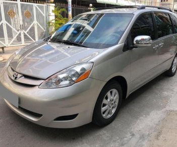 Toyota Sienna 2009 - Bán Toyota Sienna LE 2009 nhập Mỹ màu bạc, biển số thành phố