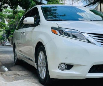 Toyota Sienna Limited 2013 - Bán Toyota Sienna Limited năm sản xuất 2013, màu trắng, nhập khẩu nguyên chiếc