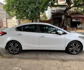 Kia K3 2.0 2016 - Cần bán gấp Kia K3 2.0 đời 2016, màu trắng