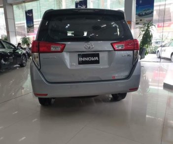 Toyota Innova    E 2.0MT 2019 - Bán Toyota Innova năm sản xuất 2019, màu xám