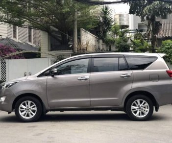 Toyota Innova 2019 - Bán xe Toyota Innova sản xuất năm 2019, màu bạc, giá 721tr