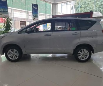 Toyota Innova    E 2.0MT 2019 - Bán Toyota Innova năm sản xuất 2019, màu xám