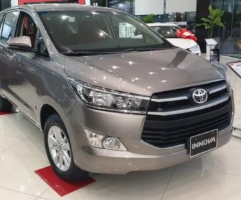 Toyota Innova E 2019 - Bán xe Toyota Innova sản xuất 2019 giá cạnh tranh