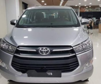 Toyota Innova  E  2019 - Bán Toyota Innova E năm 2019, màu bạc