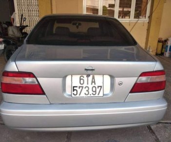 Nissan Bluebird 1995 - Cần bán xe Nissan Bluebird đời 1995, màu bạc, nhập khẩu, 135 triệu