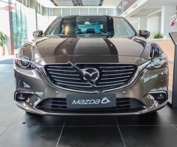 Mazda 6 2.5L Premium 2018 - Cần bán xe Mazda 6 2.5L Premium đời 2018, màu nâu, 965 triệu