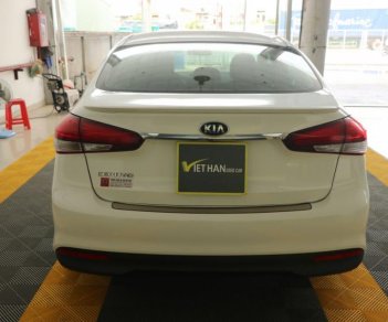 Kia Cerato 1.6MT 2017 - Bán Kia Cerato 1.6MT sản xuất 2017, màu trắng