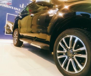 Ford Everest Titanium 2.0L 4x2 AT 2018 - Bán xe Ford Everest Titanium 2.0L 4x2 AT đời 2018, màu đen, xe nhập