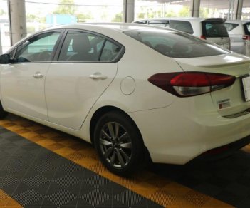 Kia Cerato 1.6MT 2017 - Bán Kia Cerato 1.6MT sản xuất 2017, màu trắng