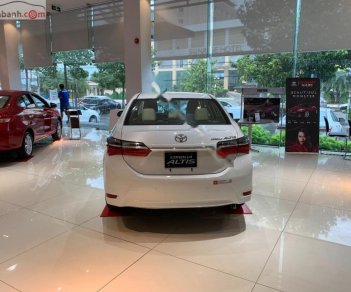 Toyota Corolla altis 1.8G AT 2019 - Bán ô tô Toyota Corolla Altis 1.8G AT sản xuất năm 2019, màu trắng giá cạnh tranh