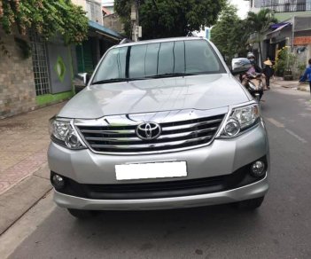 Toyota Fortuner 2013 - Cần tiền bán gấp em cọp Fortuner 2013, số tự động, máy xăng, màu bạc