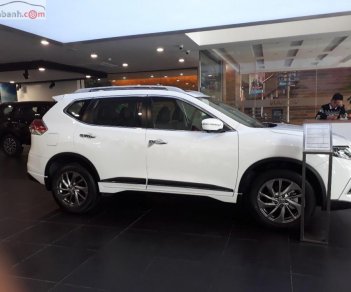 Nissan X trail V Series 2.5 SV Luxury 4WD 2019 - Bán xe Nissan X trail V Series 2.5 SV Luxury 4WD đời 2019, màu trắng, giá tốt