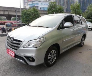 Toyota Innova 2.0E 2016 - Bán Innova 2.0 E 2016 biển Hà Nội, kiểm tra kỹ xe