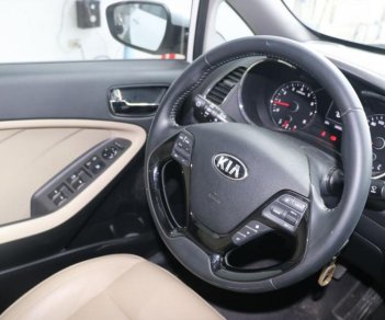 Kia Cerato 1.6MT 2017 - Bán Kia Cerato 1.6MT sản xuất 2017, màu trắng