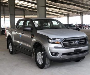 Ford Ranger  XLS 2.2l AT 2018 - Bán Ford Ranger XLS 2.2l AT 2018, màu bạc, nhập khẩu. Xe đủ màu - giao trong tháng