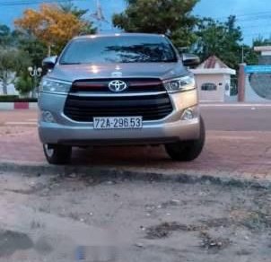 Toyota Innova MT 2018 - Cần bán lại xe Toyota Innova MT năm 2018, màu bạc