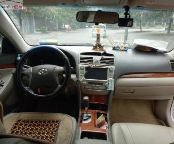 Toyota Camry 2.4G 2009 - Cần bán gấp Toyota Camry 2.4G sản xuất 2009, màu bạc, 540 triệu