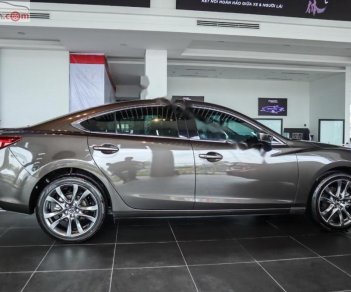 Mazda 6 2.5L Premium 2018 - Cần bán xe Mazda 6 2.5L Premium đời 2018, màu nâu, 965 triệu