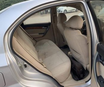 Daewoo Gentra   2010 - Cần bán gấp Daewoo Gentra năm 2010, màu bạc, xe đẹp