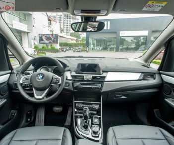 BMW 2 Series 218LCI 2018 - Cần bán BMW 2 Series 218LCI sản xuất 2018, màu trắng, nhập khẩu