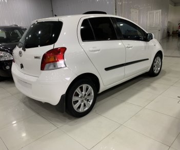 Toyota Yaris 2010 - Cần bán Toyota Yaris đời 2010, màu trắng, nhập khẩu