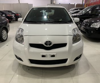 Toyota Yaris 2010 - Cần bán Toyota Yaris đời 2010, màu trắng, nhập khẩu