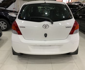 Toyota Yaris 2010 - Cần bán Toyota Yaris đời 2010, màu trắng, nhập khẩu
