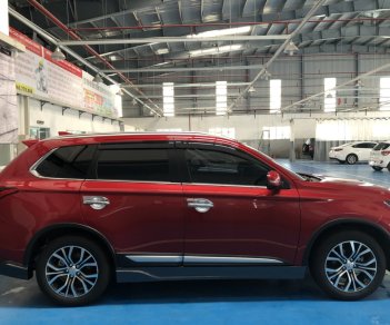 Mitsubishi Outlander 2019 - [Giá sốc] Mitsubishi Outlander nhiều ưu đãi lớn, xăng 7L/100km, cho góp 80%, LH ngay: 0905.91.01.99