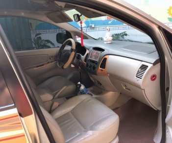 Toyota Innova V 2009 - Cần bán Toyota Innova V đời 2009 còn mới, giá 385 triệu