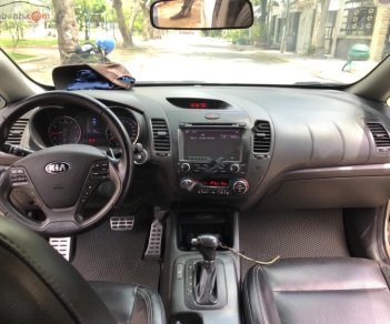 Kia K3 2015 - Bán xe Kia K3 đời 2015, màu trắng, nhập khẩu