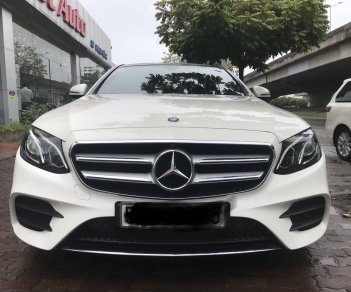 Mercedes-Benz E class 300 AMG 2016 - Bán Mercedes E300 AMG sản xuất và đăng ký cuối 2016, màu trắng,nội thất nâu,giá tốt .