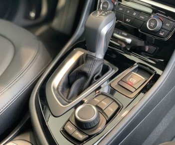 BMW 2 Series  218i 2019 - Bán BMW 218i sản xuất năm 2019, màu trắng, nhập khẩu 