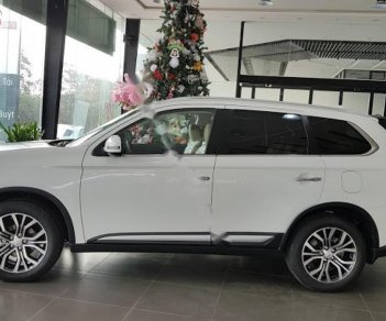 Mitsubishi Outlander 2.0 CVT Premium 2019 - Bán ô tô Mitsubishi Outlander 2.0 CVT Premium 2019, màu trắng giá cạnh tranh