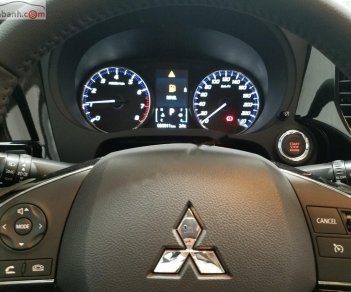 Mitsubishi Outlander 2.0 CVT Premium 2019 - Bán ô tô Mitsubishi Outlander 2.0 CVT Premium 2019, màu trắng giá cạnh tranh