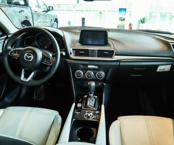 Mazda 3 2018 - Mazda 3 all new, hỗ trợ trả góp, chỉ với 220tr có xe giao ngay