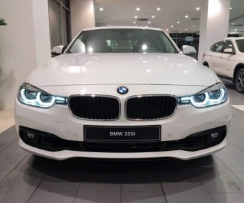 BMW 3 Series 320i 2019 - Bán BMW 3 Series 320i năm 2019, màu trắng