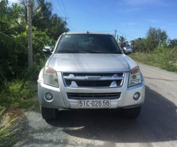 Isuzu Dmax   2011 - Bán Isuzu Dmax đời 2011, màu bạc, xe đẹp