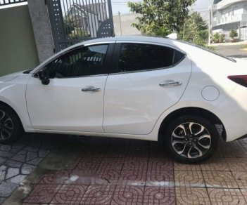 Mazda 2 2017 - Bán ô tô Mazda 2 đời 2017, màu trắng, xe nhập giá cạnh tranh