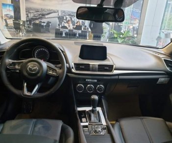 Mazda 3 2019 - Bán Mazda 3 năm 2019, màu trắng, xe mới hoàn toàn