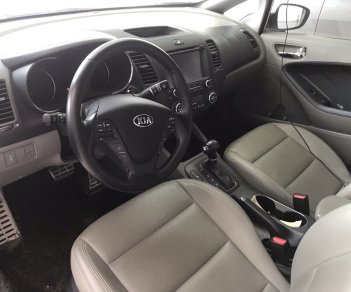 Kia K3   2016 - Bán Kia K3 1.6AT, màu trắng, 2016, biển SG, xe gia đình đi