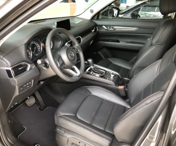 Mazda CX 5 2018 - Mazda CX5 2.5 2WD SK 2018 giảm 50tr, BHVC, phủ gầm, thảm 6D và các PK chính hãng đi kèm