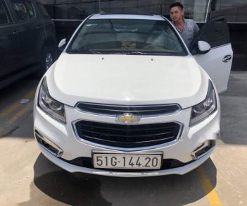 Chevrolet Cruze LTZ AT 2017 - Cần bán gấp Chevrolet Cruze LTZ AT đời 2017, màu trắng, nhập khẩu, xe đi gia đình nên chạy ít