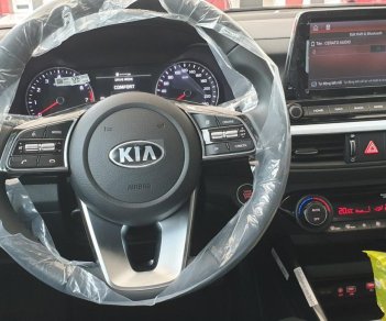 Kia Cerato 2019 - Cần bán Kia Cerato đời 2019, màu đỏ, giá chỉ 675 triệu