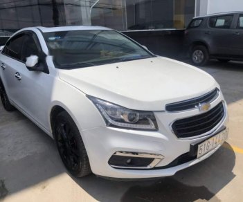 Chevrolet Cruze LTZ AT 2017 - Cần bán gấp Chevrolet Cruze LTZ AT đời 2017, màu trắng, nhập khẩu, xe đi gia đình nên chạy ít