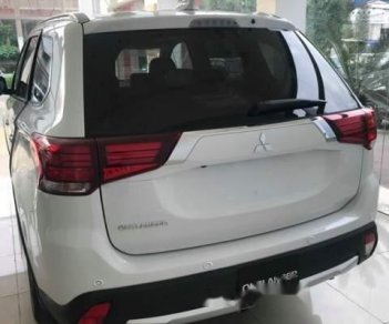 Mitsubishi Outlander 2019 - Bán xe Mitsubishi Outlander năm sản xuất 2019, màu trắng