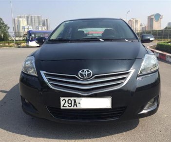 Toyota Vios E 2010 - Bán xe gia đình đang đi Toyota Vios E 1.5MT đời 2010, màu đen