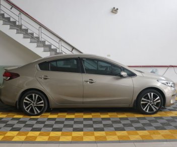 Kia Cerato 1.6AT 2018 - Bán xe Kia Cerato 1.6AT năm 2018, màu vàng, giá tốt